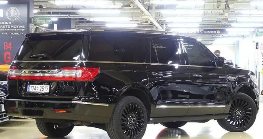 Lincoln Navigator 