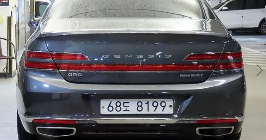 Genesis G90 
