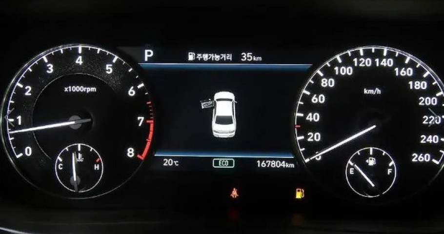 Genesis G90 