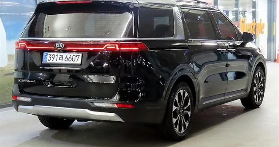 Kia Carnival 