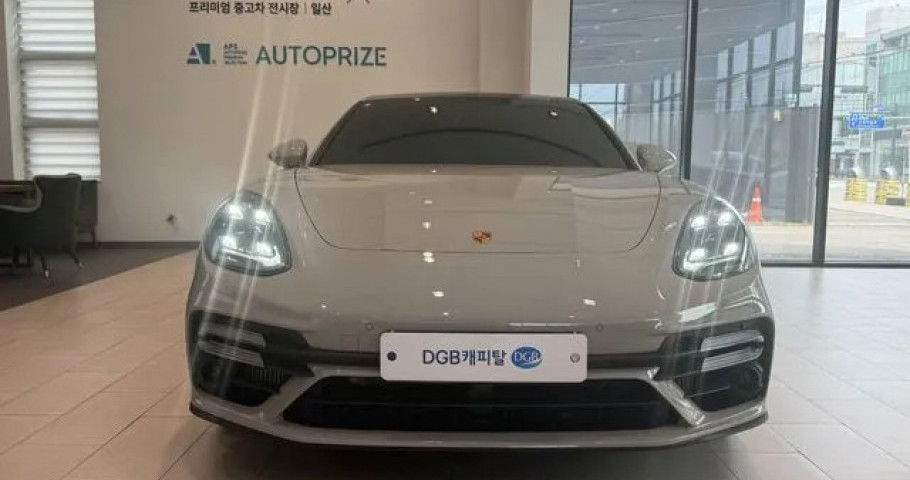 Porsche Panamera 