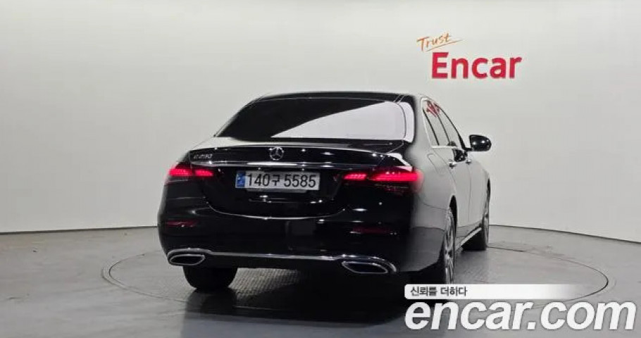 Mercedes-Benz E-Class 