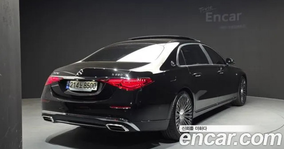 Mercedes-Benz S-Class 