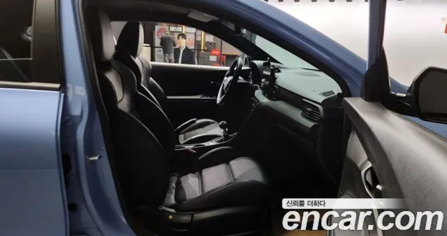Hyundai Veloster 