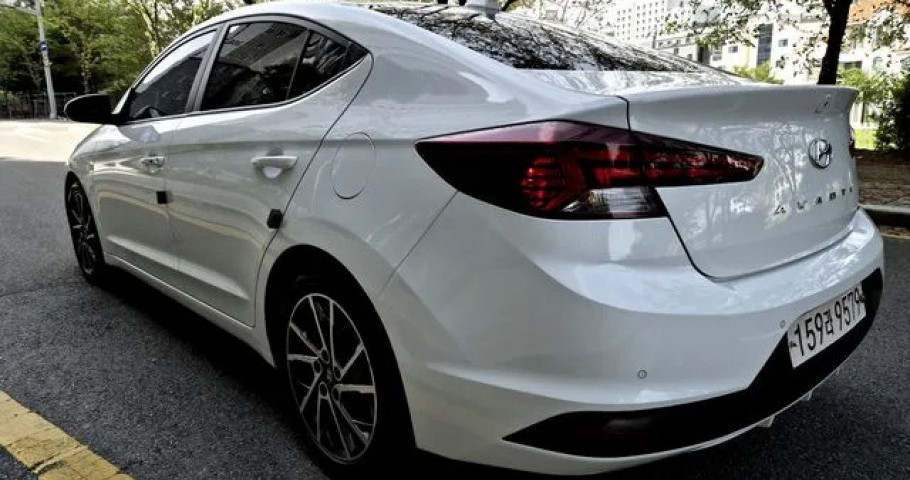 Hyundai Avante (Elantra) 