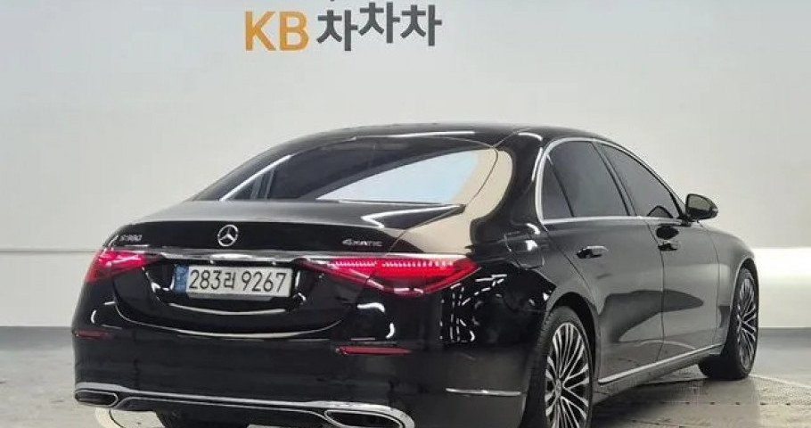 Mercedes-Benz S-Class 