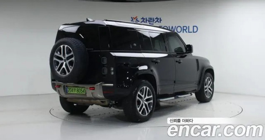 Land Rover Defender 