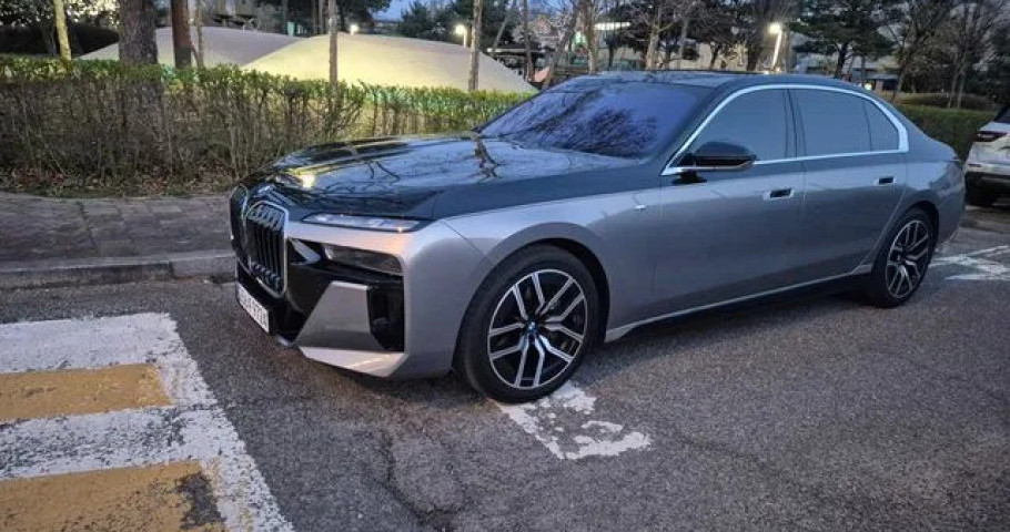 Bmw 7-Series 