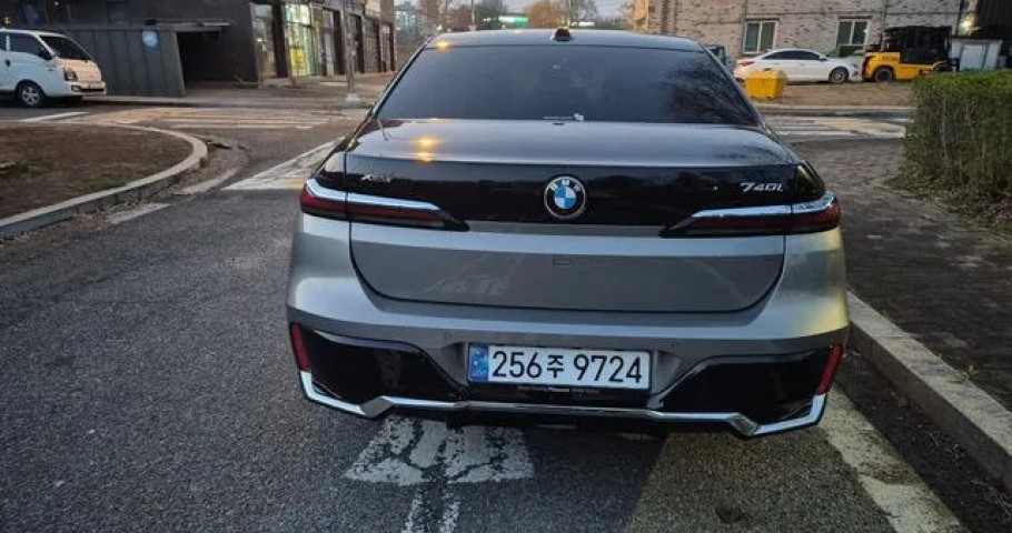 Bmw 7-Series 
