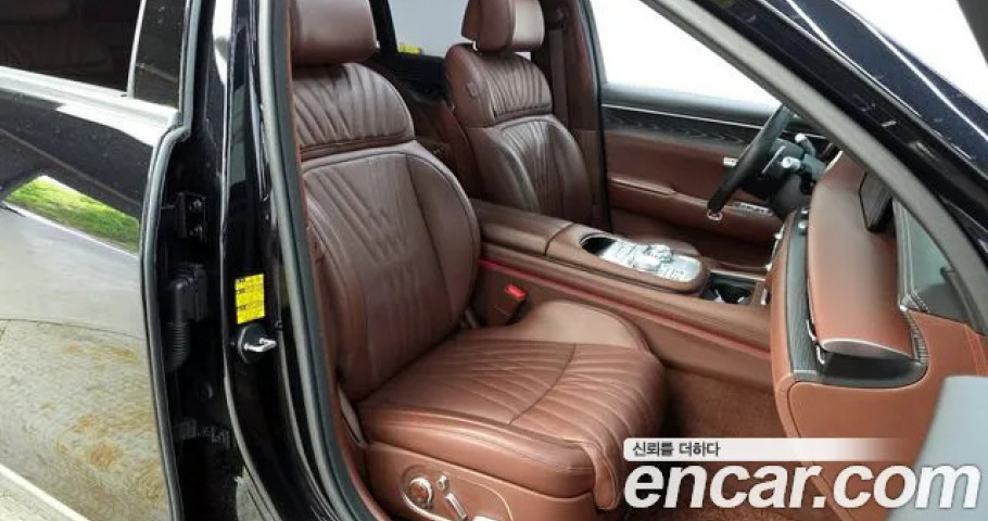 Genesis G90 