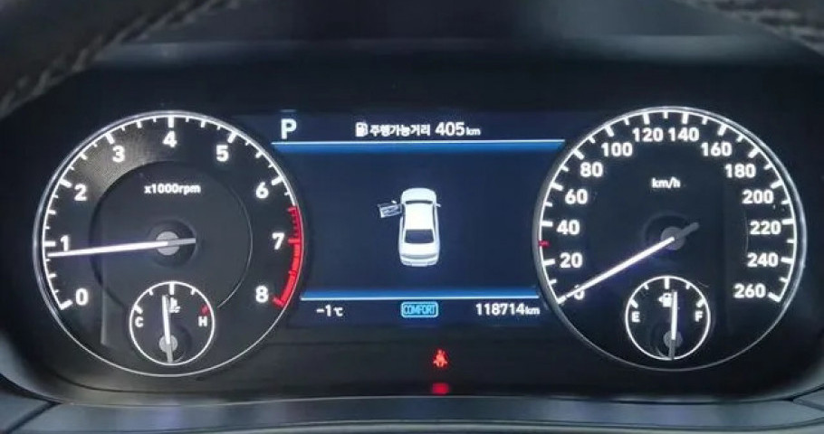 Genesis G90 