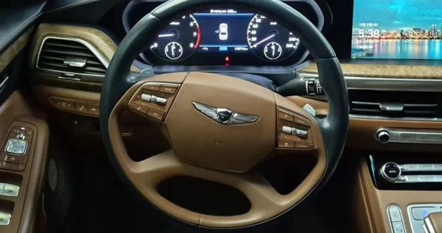Genesis G90 