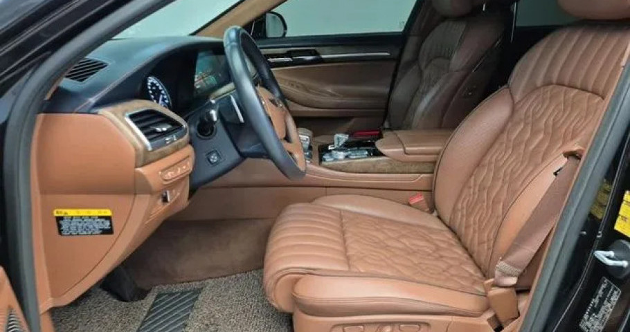 Genesis G90 