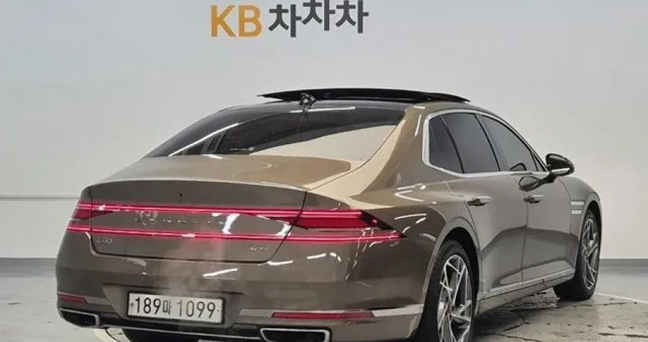 Genesis G90 