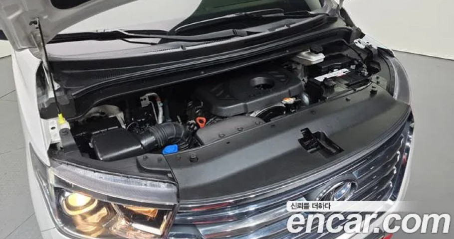 Hyundai Starex 