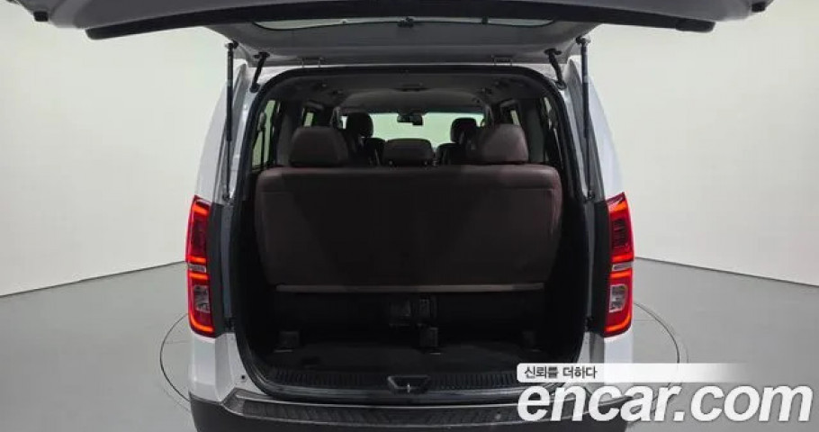 Hyundai Starex 