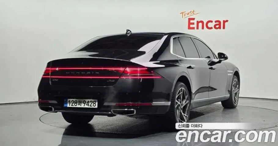 Genesis G90 