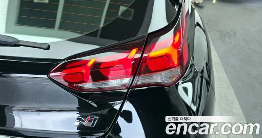 Hyundai Veloster 