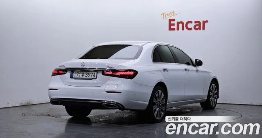 Mercedes-Benz E-Class 