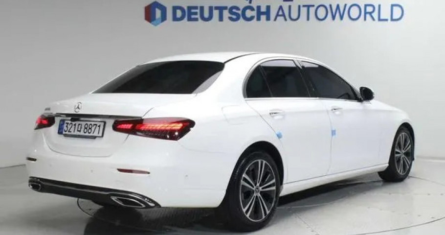 Mercedes-Benz E-Class 