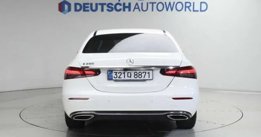 Mercedes-Benz E-Class 