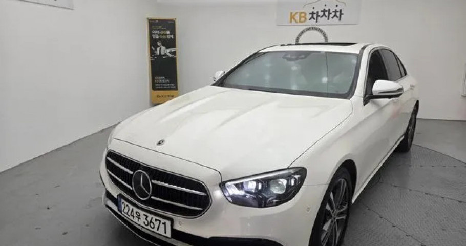 Mercedes-Benz E-Class 