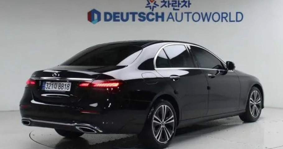 Mercedes-Benz E-Class 