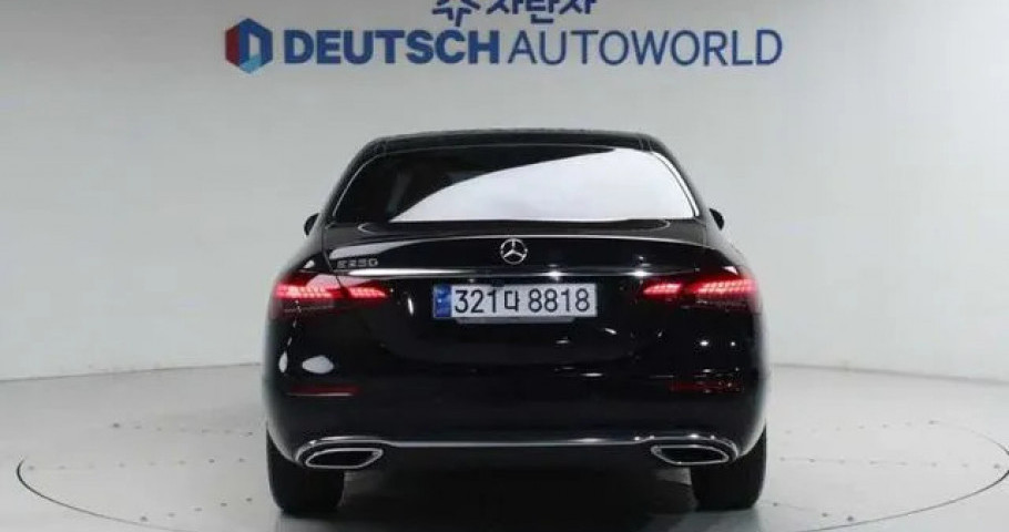 Mercedes-Benz E-Class 