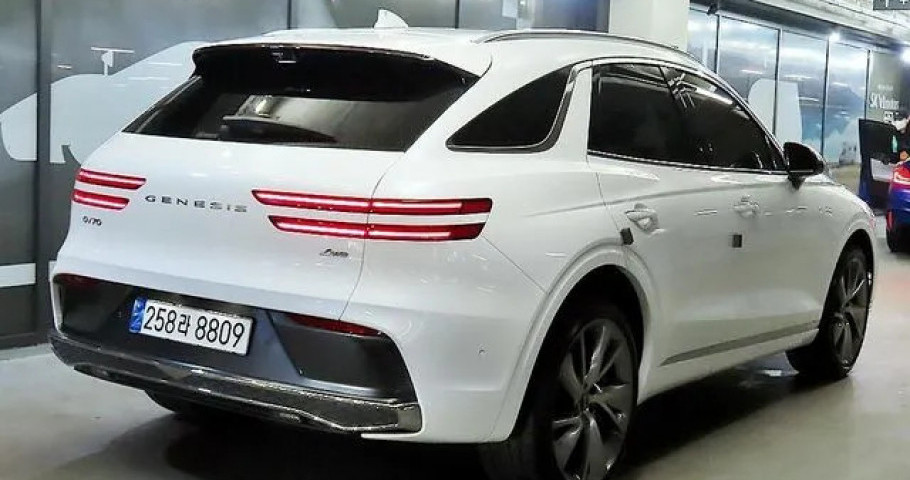 Genesis Gv70 