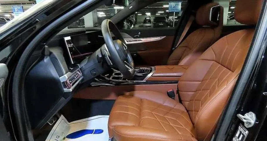 Bmw 7-Series 