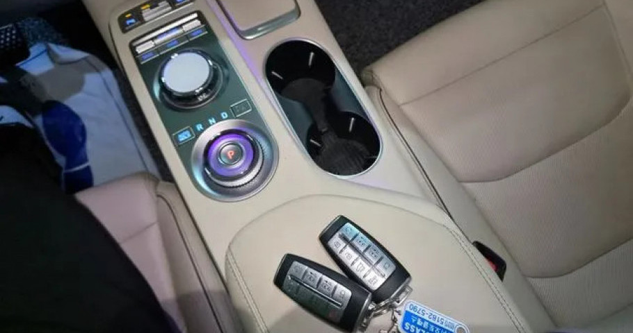 Genesis Gv70 