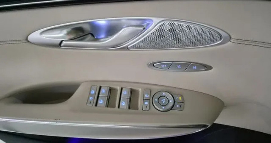 Genesis Gv70 