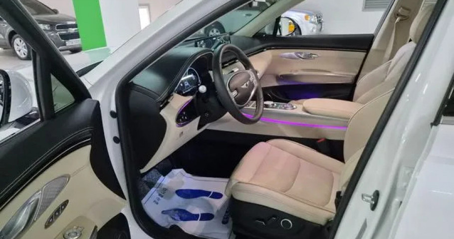 Genesis Gv70 