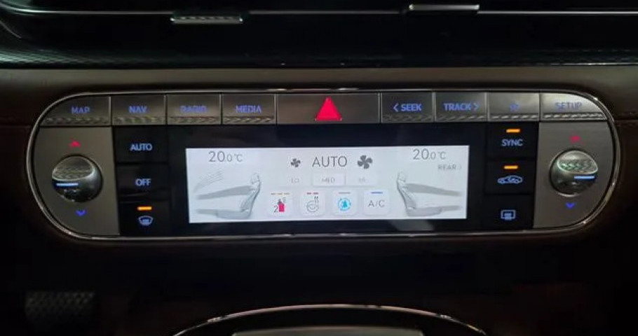 Genesis G90 