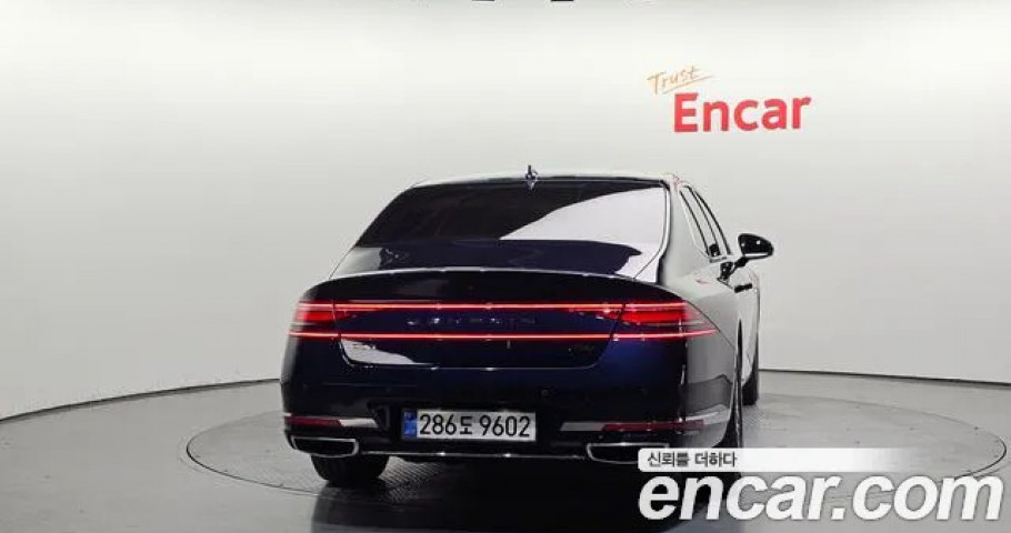 Genesis G90 