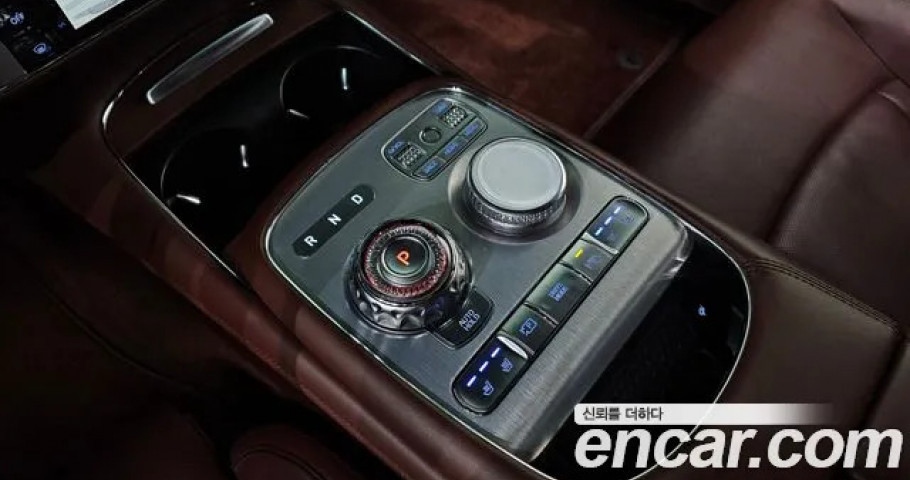 Genesis G90 