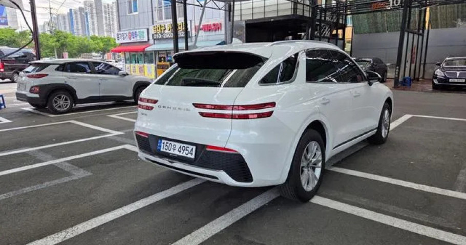 Genesis Gv70 
