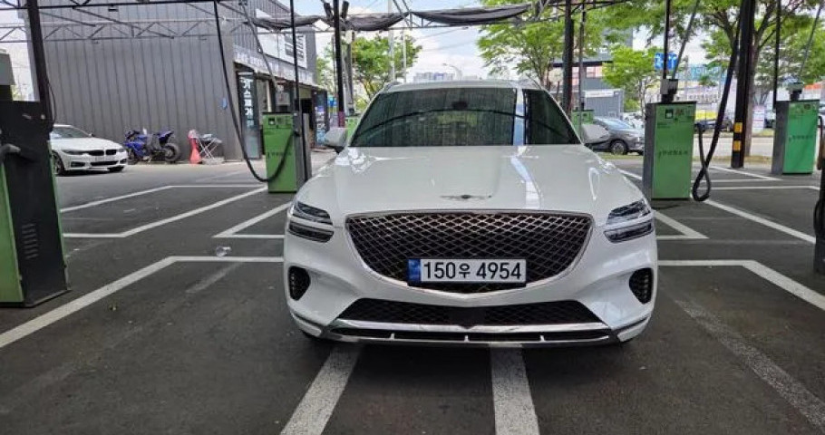 Genesis Gv70 