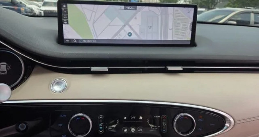 Genesis Gv70 