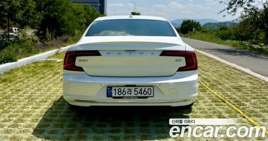 Volvo S90 