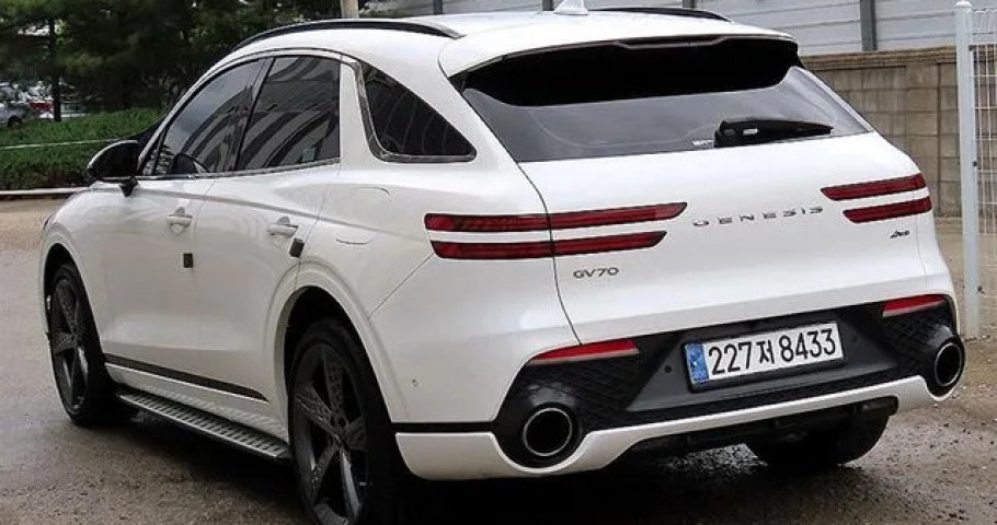 Genesis Gv70 