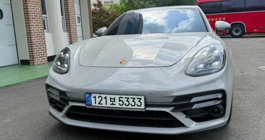 Porsche Panamera 