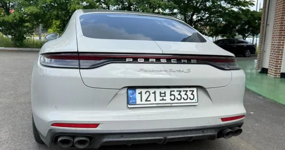 Porsche Panamera 