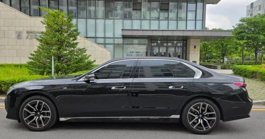 Bmw 7-Series 
