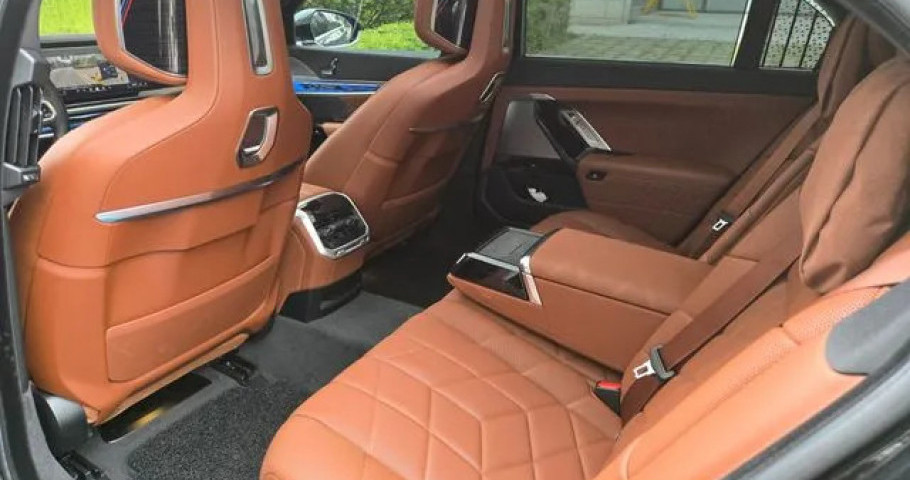 Bmw 7-Series 