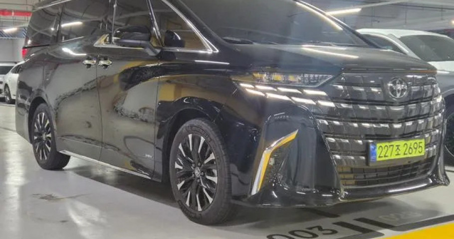 Toyota Alphard 