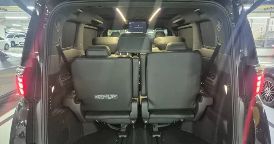 Toyota Alphard 