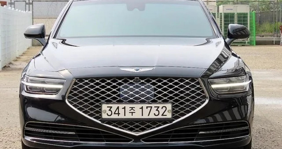 Genesis G90 