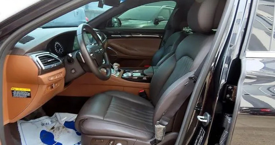 Genesis G90 