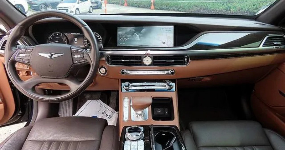 Genesis G90 